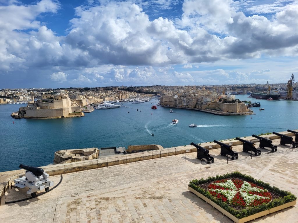 Blick von den Upper Barraka Gardens auf die drei Städte – Malta