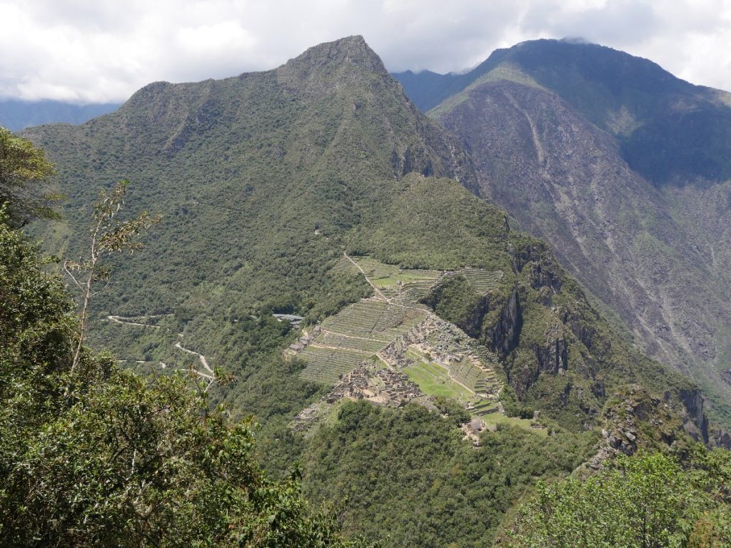 Ausblick vom Huyana Picchu auf Machu Picchu – Peru