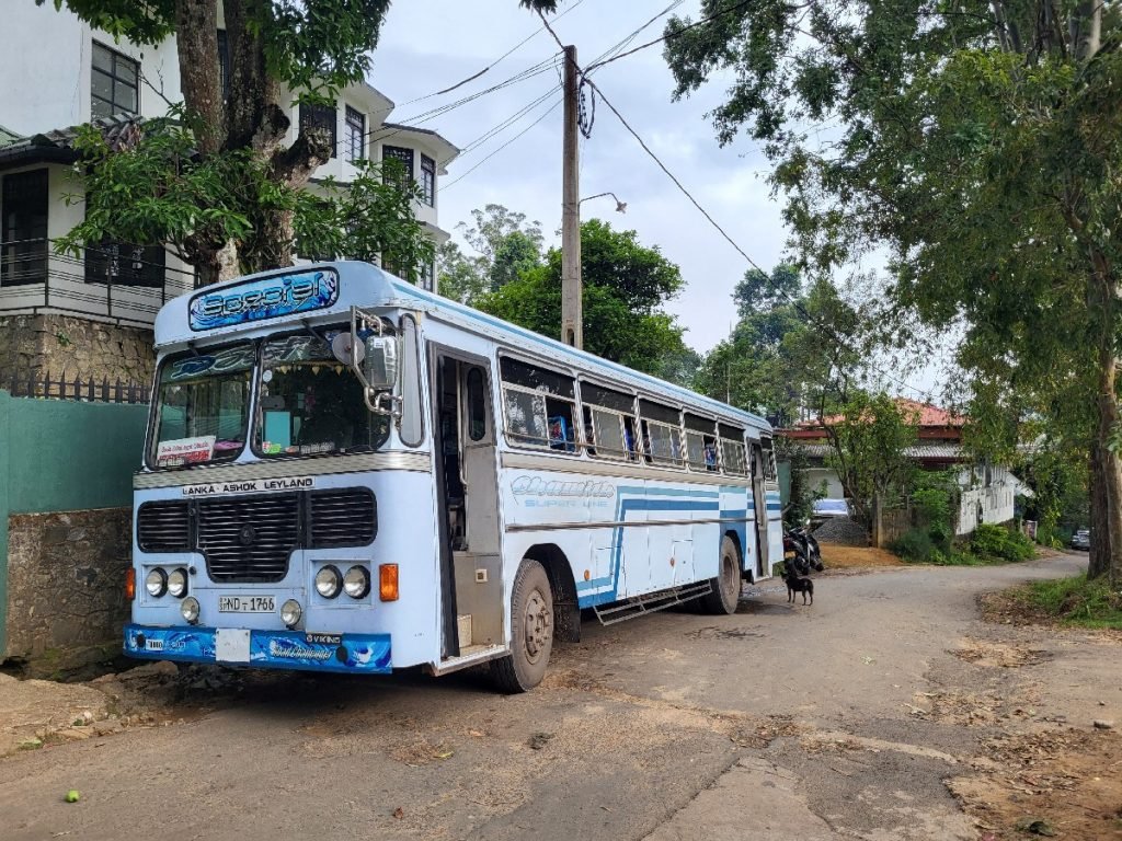 Ein Bus in Ella - Sri Lanka