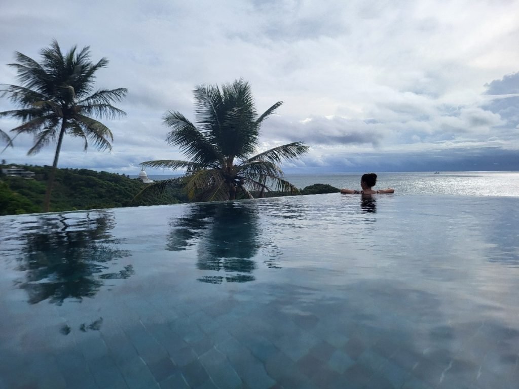 Feinste Aussicht vom Infinity Pool des Hotels "Agnus Unawatuna" - Sri Lanka