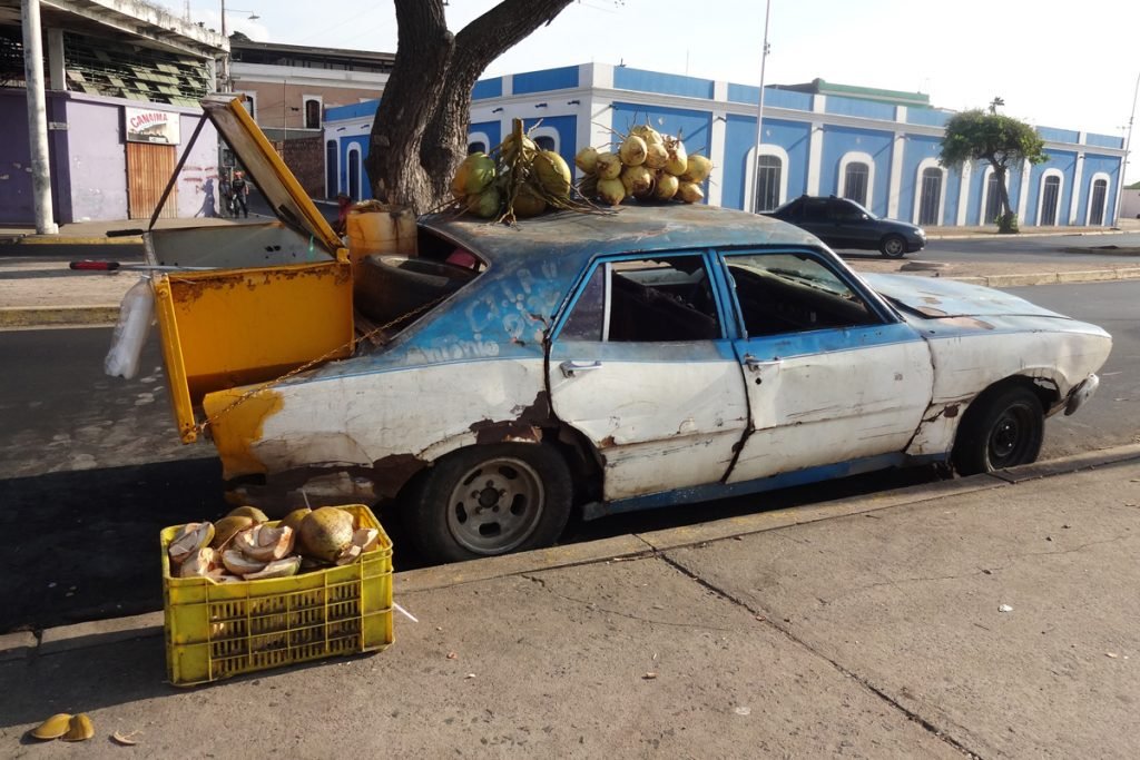 Klappriger Kokosnuss-Transporter – Venezuela